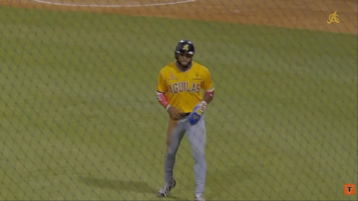 Temprano llegó la primera. 

Passed Ball del receptor y Scott anotó la primera carrera.
