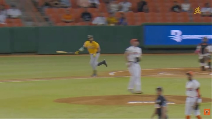 Berroa trajo la tercera con elevado de sacrificio. Anotó desde 3B Adalberto Mondesí.