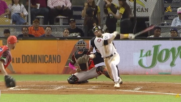 ¡DOBLETE DE MCCOY! 

Mason McCoy conecta doblete remolcador de dos vueltas y ya estamos en la pizarra.
