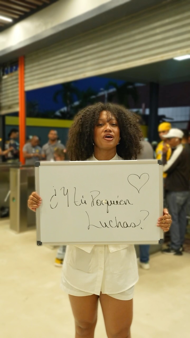 ¿Y TÚ POR QUIÉN LUCHAS? 🎀

Previo al encuentro entre Águilas Cibaeñas y Tigres del Licey, nos unimos en un emotivo acto de solidaridad y concienciación sobre la lucha contra el cáncer de mama.

Rendimos homenaje a esta importante causa con el lanzamiento de la primera bola. ⚾️